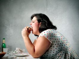 Háu ăn tâm lý ở tuổi chưa thành niên