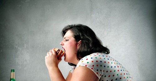 Háu ăn tâm lý ở tuổi chưa thành niên