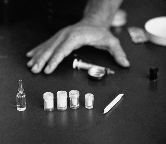 Nghiện ma túy