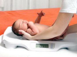 Chăm sóc trẻ bệnh hoặc trẻ sơ sinh nhẹ cân