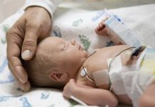 Trẻ sơ sinh nhẹ cân trẻ bệnh cần lưu ý những gì